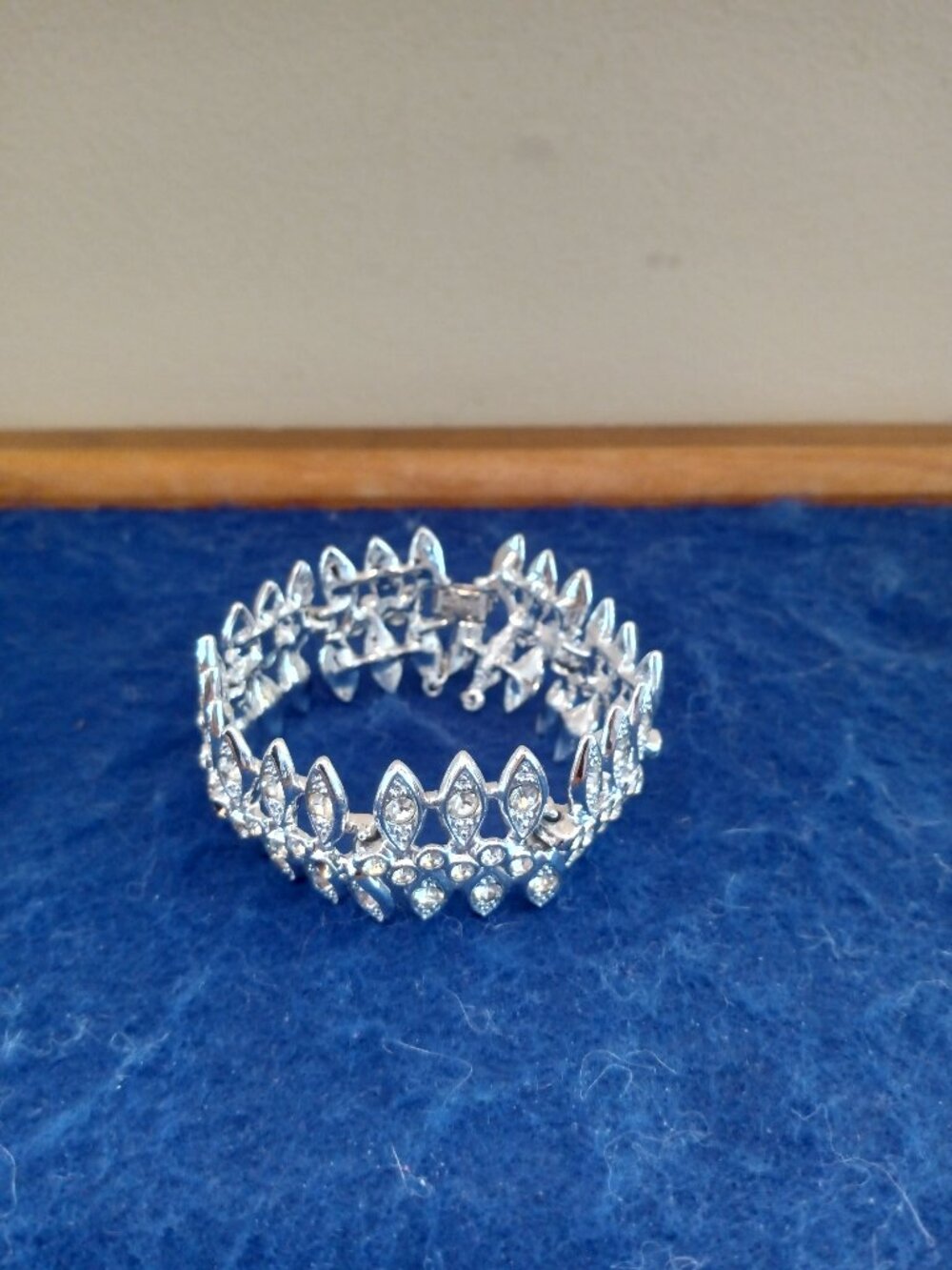Vintage Retro Bracelet by Sarah Coventry Silvertone Leaf